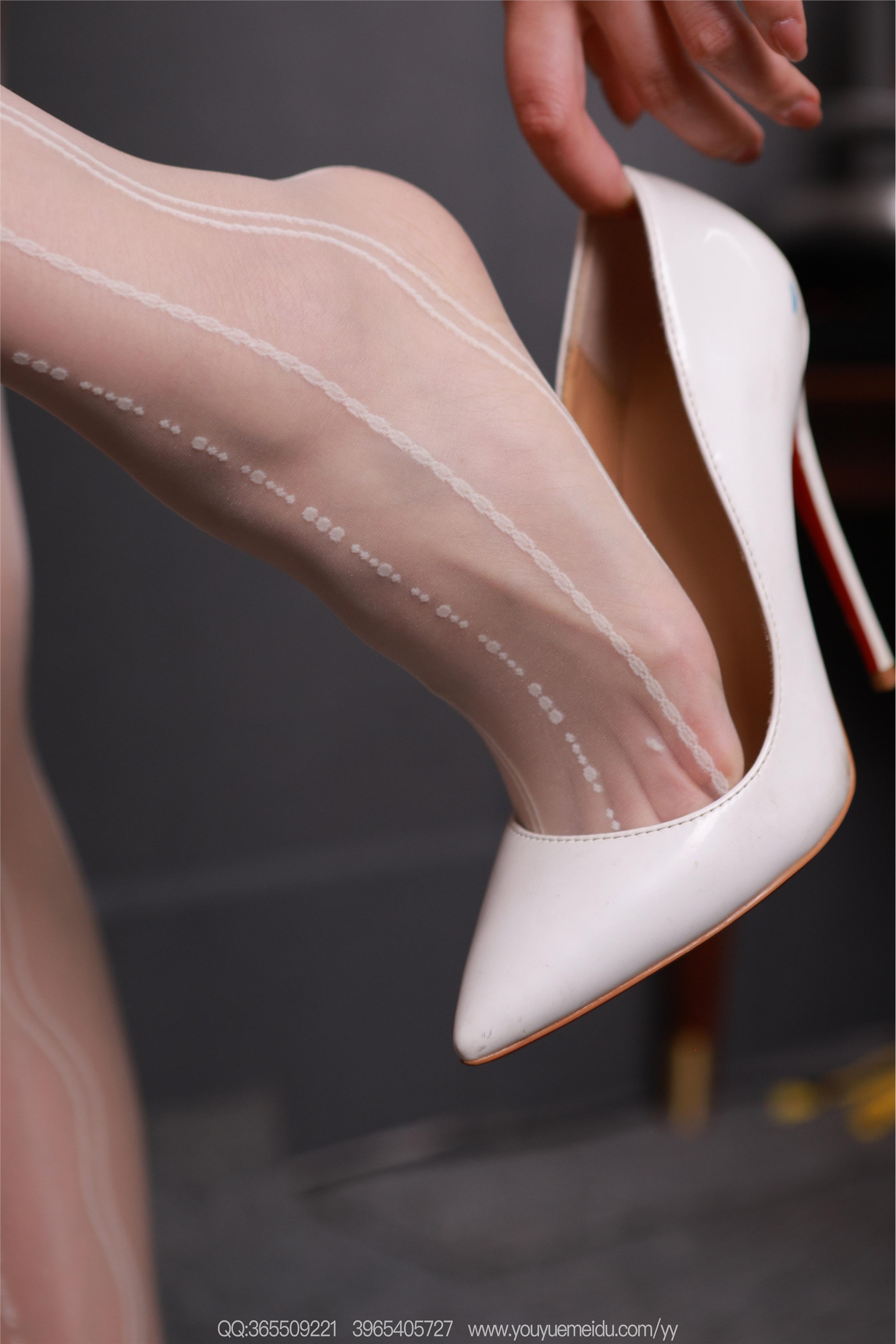 IESS异思趣向  2025.12.10 丝享家2233：小婕《白里透粉（上）》